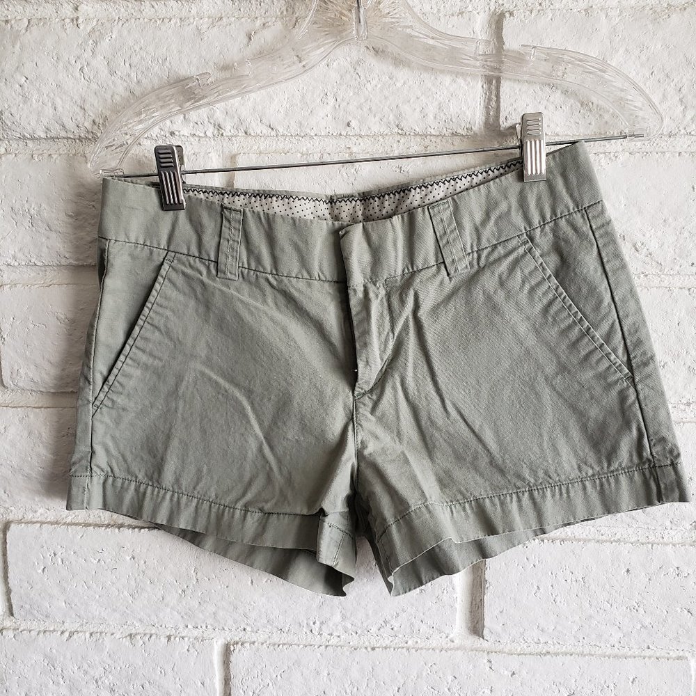 Uniqlo Light Olive Green Khacki Shorts Sz 26